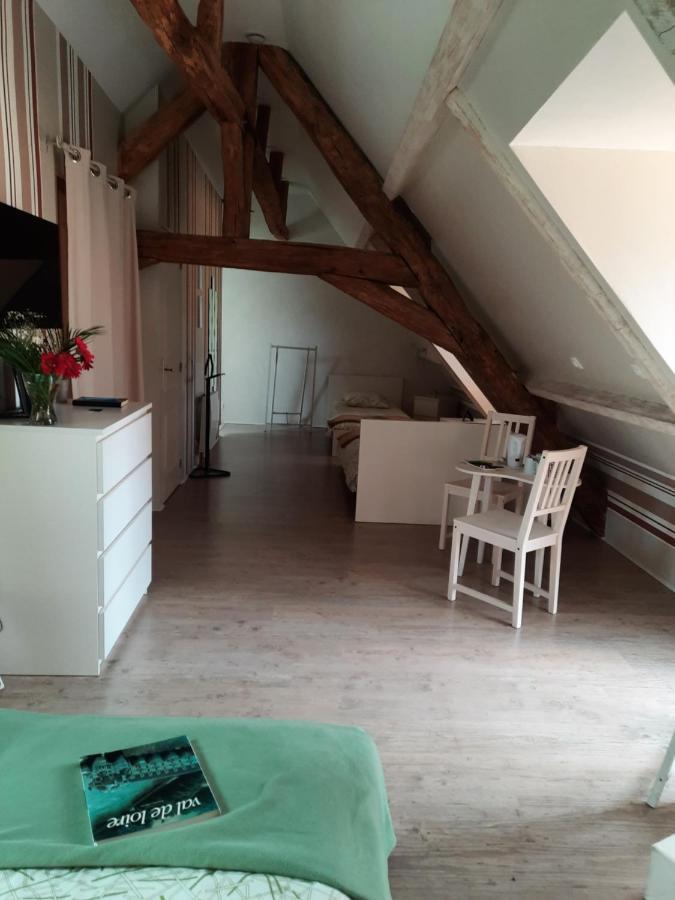 La Maison Genevier - Chambre La Family Montreuil-en-Touraine Exterior foto